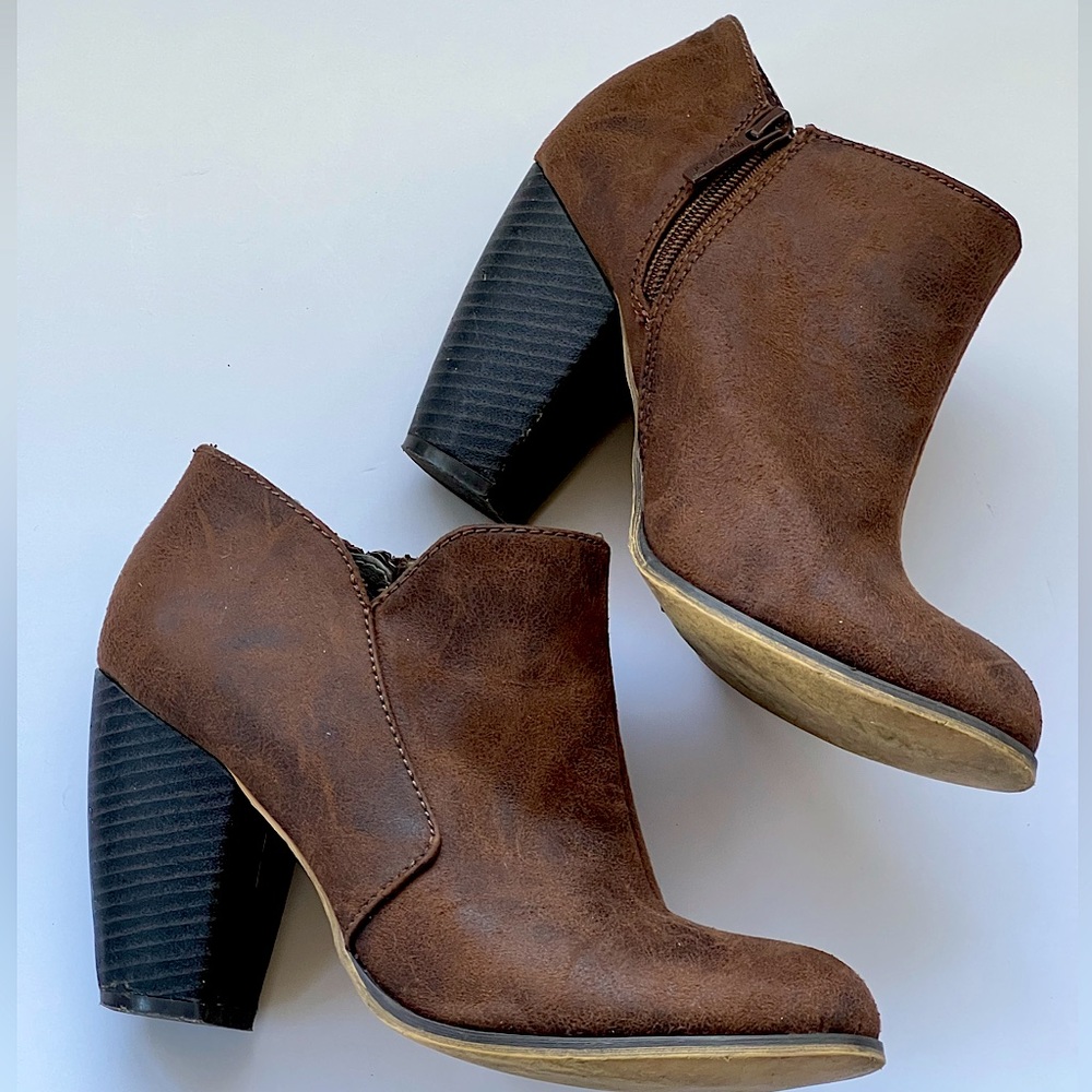 Michael Antonio leather Booties